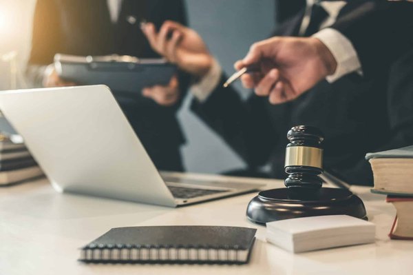 Démarrer sa carrière d'avocat : conseils et étapes clés pour réussir